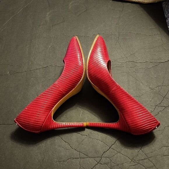 BCBGGENERATION  HALLIX POINTY-TOE STILETTO PUMPS - Picture 11 of 16